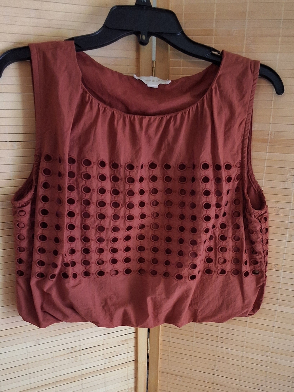 Jennifer &Grace-Womens Eyelet Sleeveless Crop Top - Rust